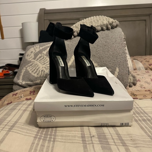 Steve Madden Black Ankle Strap Heels - Picture 1 of 4